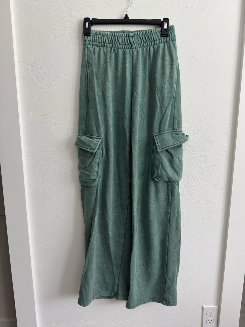 Wild Fable Distressed Look Green Cargo Sweat Pants XS